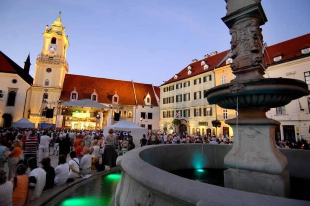 Boutique Flat In Old Town Apartment Bratislava Bagian luar foto