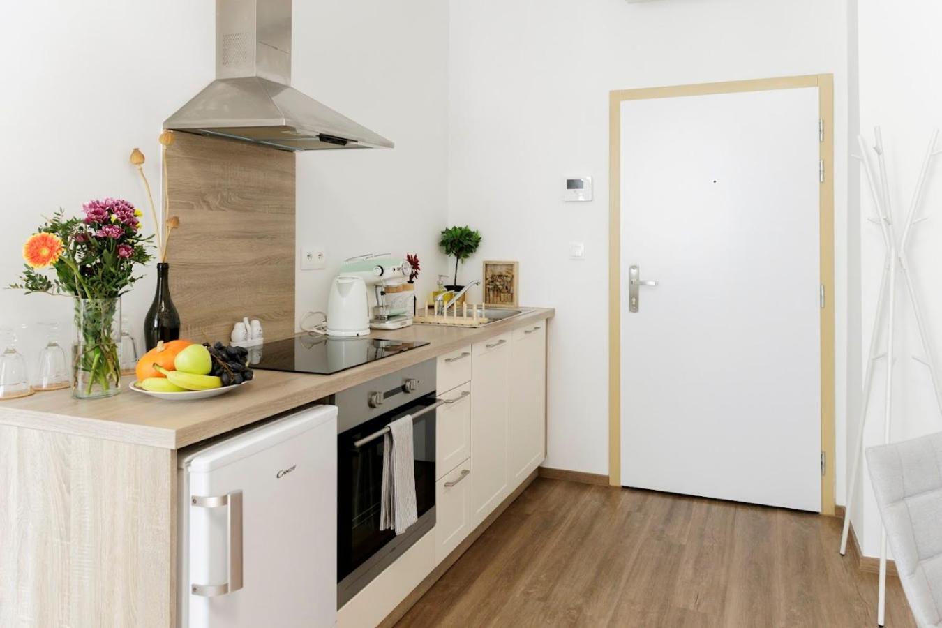 Boutique Flat In Old Town Apartment Bratislava Bagian luar foto