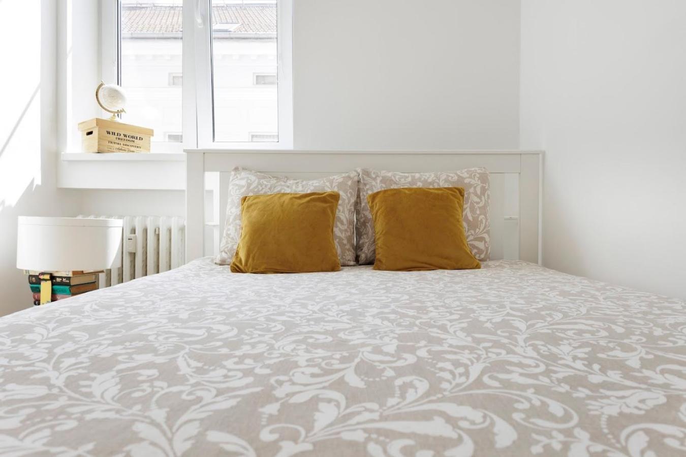 Boutique Flat In Old Town Apartment Bratislava Bagian luar foto