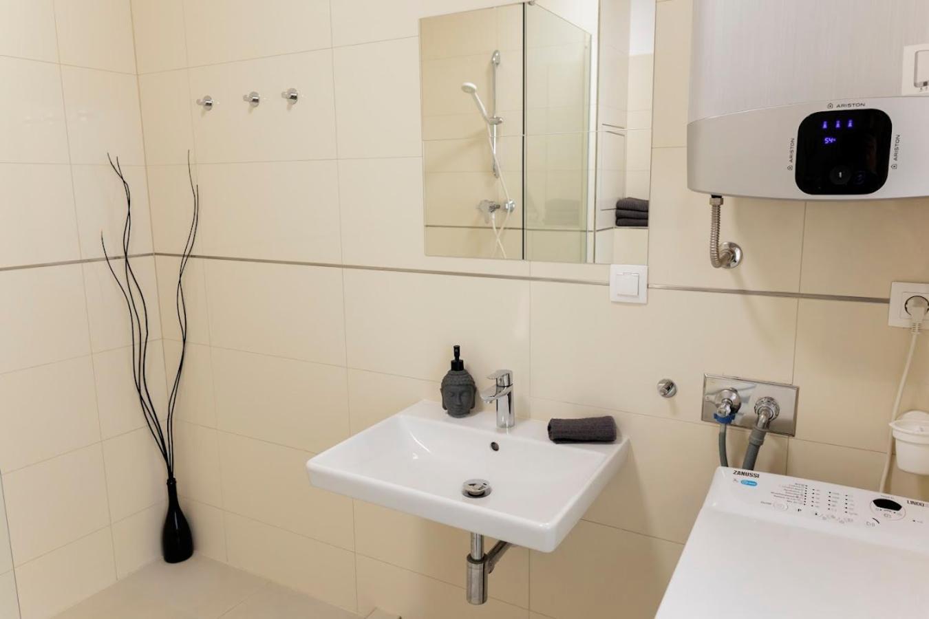 Boutique Flat In Old Town Apartment Bratislava Bagian luar foto